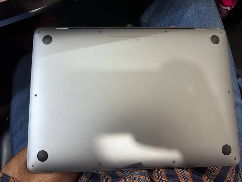 MacBook  air 2018 ratina  display 1