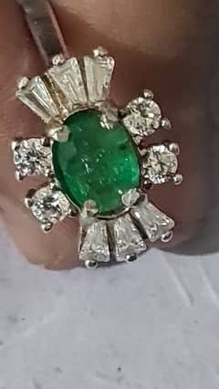 100% Natural Emerald Ladies Ring set in silver