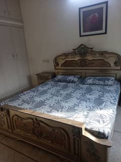 King-Size Bed Set: Includes 2 Side Tables, Dressing Table & Stool