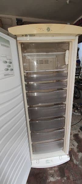 Westpoint fridge good condition 4