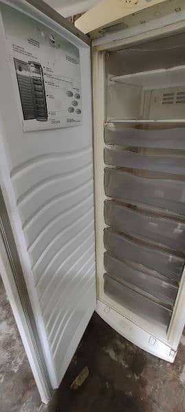 Westpoint fridge good condition 7