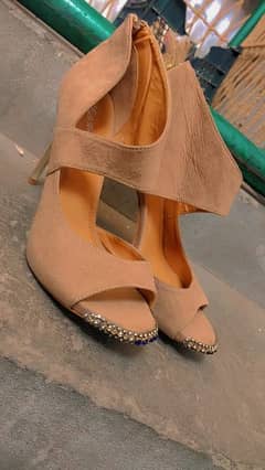 Leather heel sandals