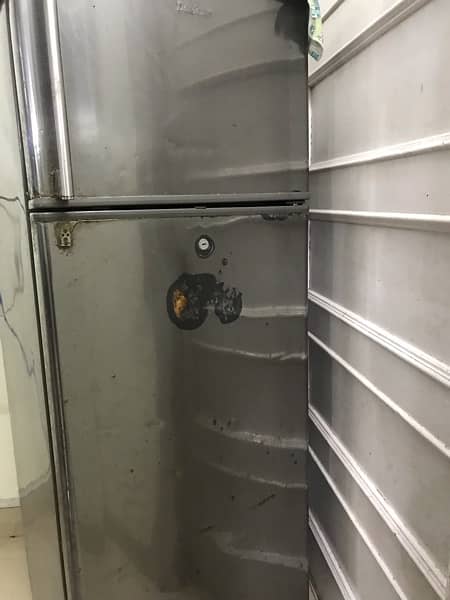 selling my Dawlance fridge and freezer 1