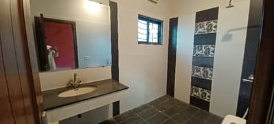 One Kanal Renovated 3 Beds Upper Portion For Rent In Phase 4 DHA