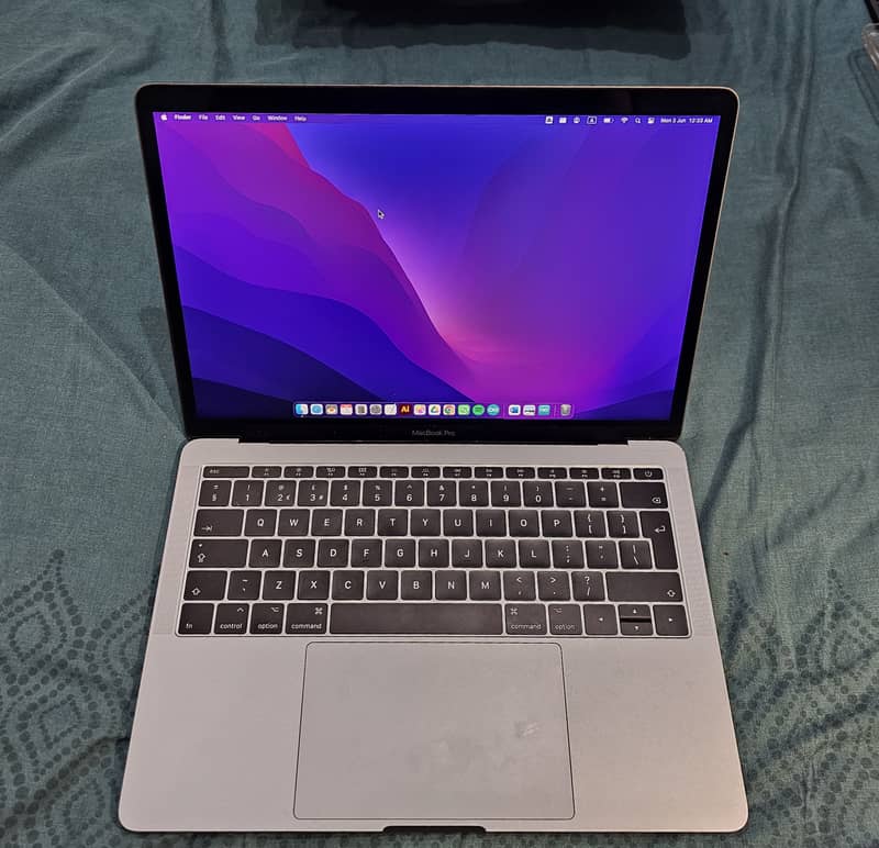 Apple MacBook Pro 2017 13" Space Grey Core i5 8-128GB 0