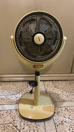Royal 14 inch louver pedestal fan