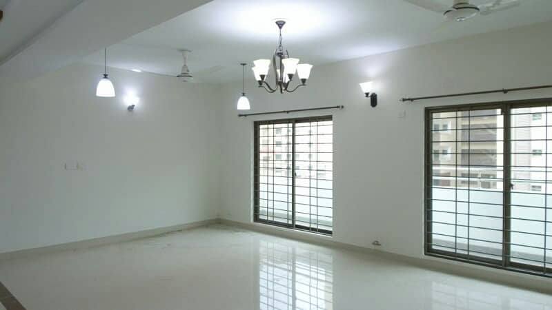 10 Marla 3 Bed Flat For Rent In Askari 11 Lahore 21