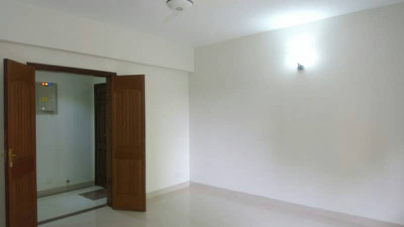 10 Marla 3 Bed Flat For Rent In Askari 11 Lahore 24