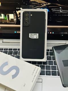 Samsung Galaxy S21 Fe 5G with box