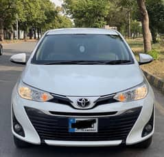 Toyota Yaris ativ x cvt 1.5 full option