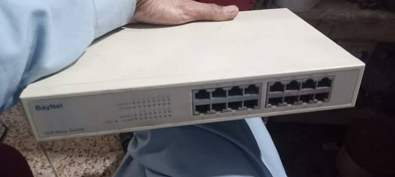 BayNet Networking box 16-P Nway switch 6