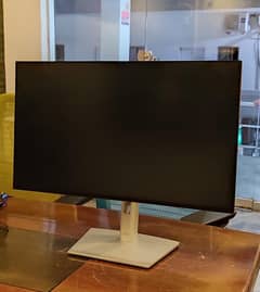 Dell 24" inch Bezelless LED Monitor for Sale
