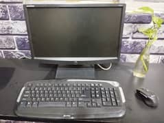 LCD 19" and Multimedia Keyboard and Mouse