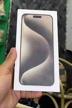 I phone 15 pro max natural titanium 256 Gb 100 Health