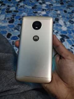 moto E4 plus only minor line on glass all ok pta approved