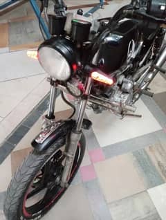 Autoteck 125cc double sylincer heavy and comfortable bike