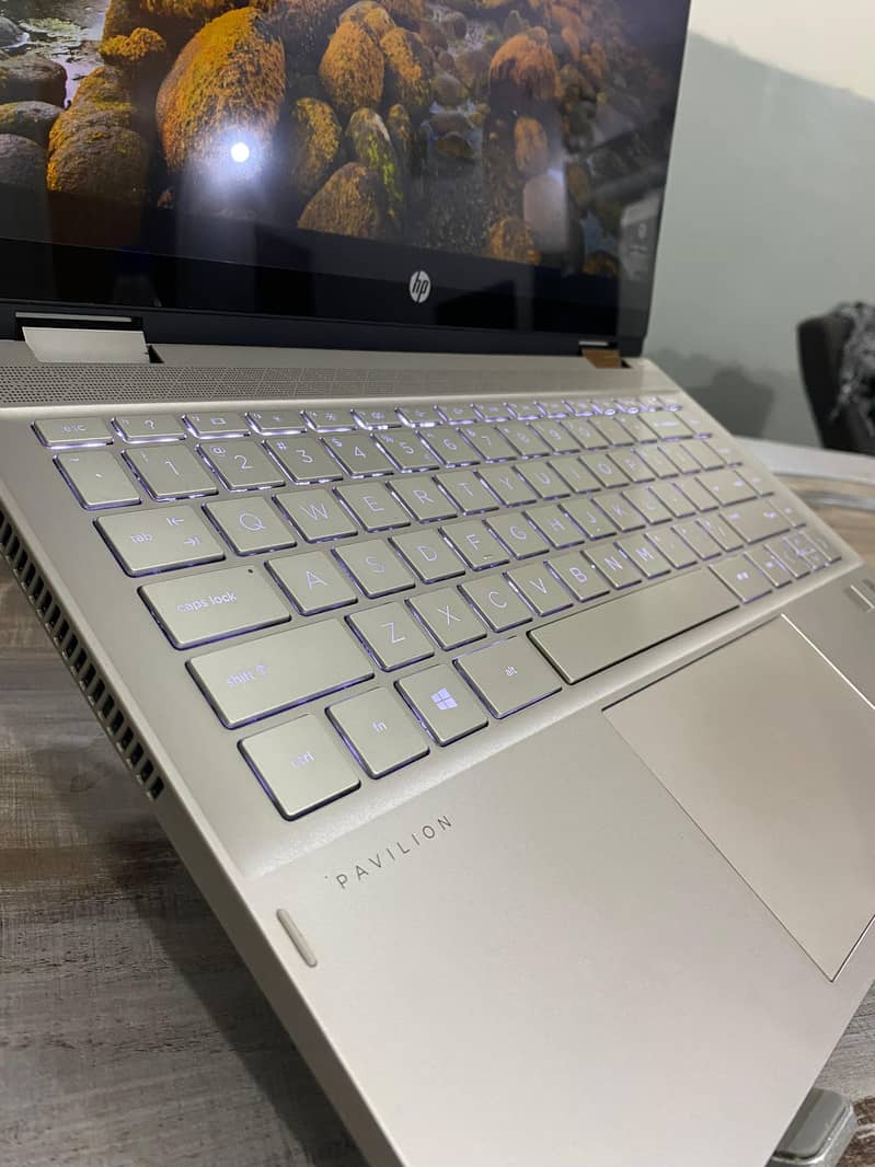 HP Pavilion x360 Convertable14 ||  i5 11th Gen Touch screen 10/10 8