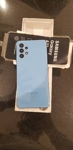 SAMSUNG Galaxy A32 RAM  128 GB.  water test