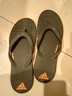 adidas slippers brand new condition 10/9