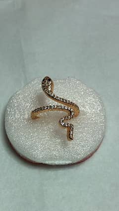 Snake design Ring with zirconia stone fiting