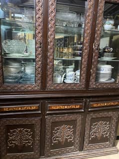 showcase for crockery containing cabinets