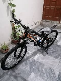 SK Classic mountain bike with 3×7 gears 21 speed ratio.
