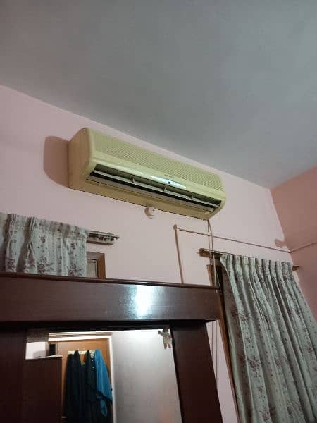 Split unit AC 1