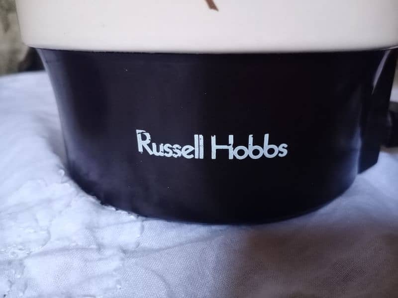 RUSSEL AND HOBBS ELECTRIC KETTEL 3