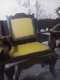 furniture chair use 4 month all ok