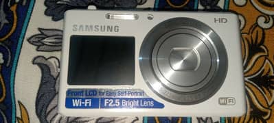 Samsung F2.5 bright lens camera