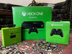 Xbox One 500Gb with 2 Controllers and 7 Games