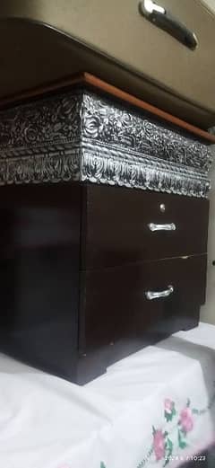 2side table bed