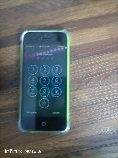 iphone 5c 32 gb new condition 4gb ram etc 3