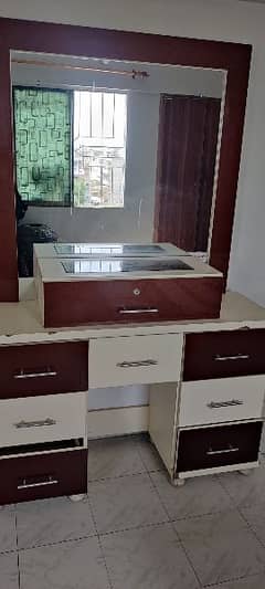 selling dressing table