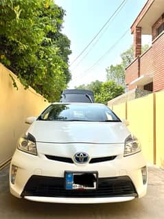 White Toyota Prius 2015 Import 2019