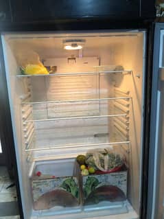 fridge in good condition aur use main b