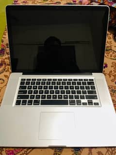 Macbook pro Late 2011 core i7 for sale