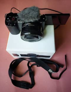 Sony ZV-E10 / 16-50mm Lens