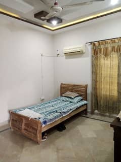 a beautiful furnished ac room available on rent for male