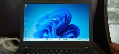 Lenovo Thinkpad X270 Laptop core i5 6th genration 8GB ram/128GBssd