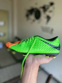 Nike hypervenom phantom green/orange.