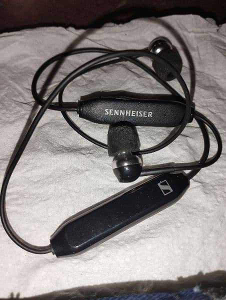 Sennheiser Bluetooth headphones German 0322-0521233 1