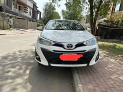 Toyota Yaris Ativ X 1.5 2021 white color