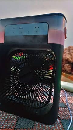 Cooling fan with cool mist size large black color