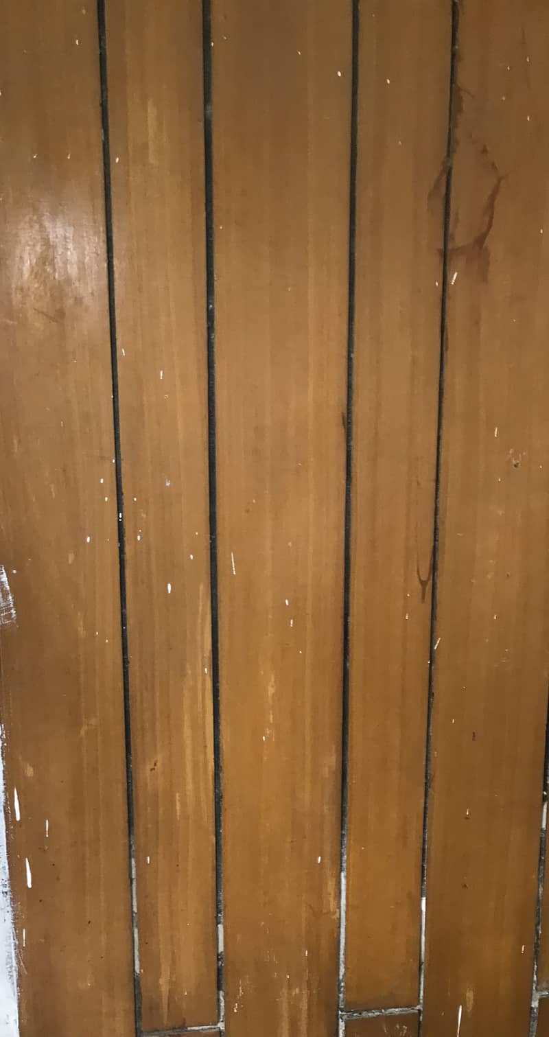 Used Wall Paneling in Very Good Condition 1