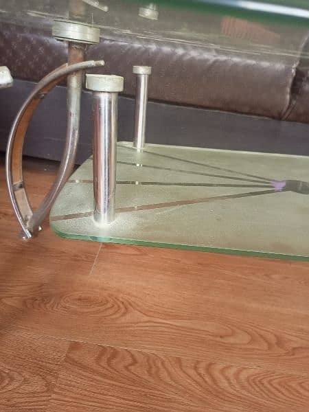 urgent sale. . tempered glass centre table+1 side table with covers 7