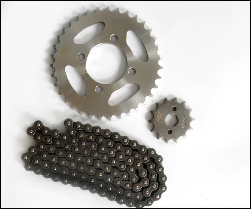 MH Chain & Spocket Kit For Pakistani Bikes(Honda,Suzuki,Yahma) 1