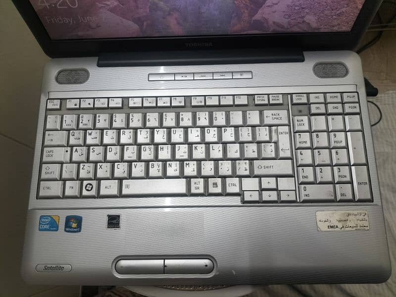 Toshiba core i3 laptop 8GB ram 4