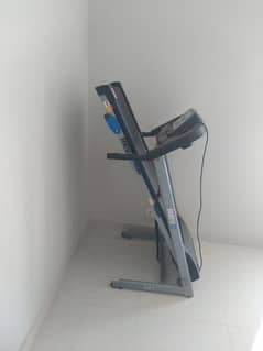 Treadmill in excellent condition.