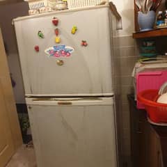 Dawlance Refrigerator 2 doors Large size